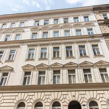 Studio In The Historic Center Apartman Prága Kültér fotó