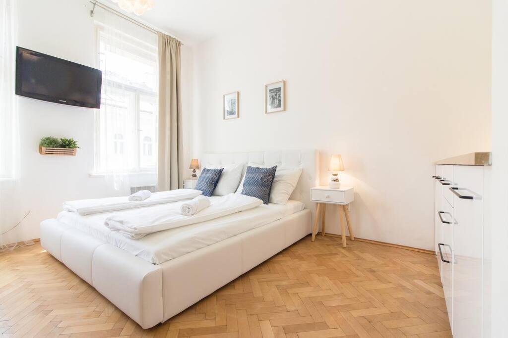 Studio In The Historic Center Apartman Prága Kültér fotó