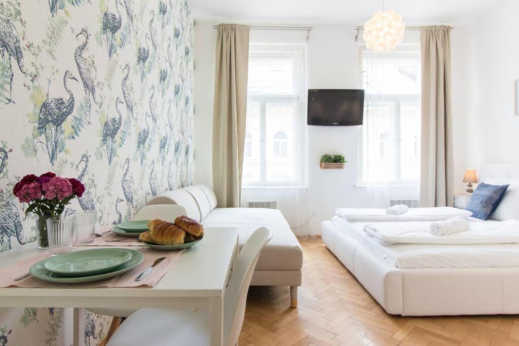 Studio In The Historic Center Apartman Prága Kültér fotó